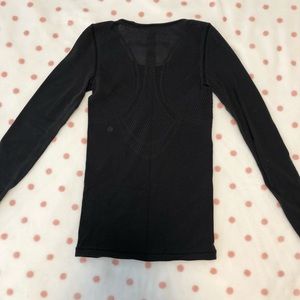 Black lulu lemon top